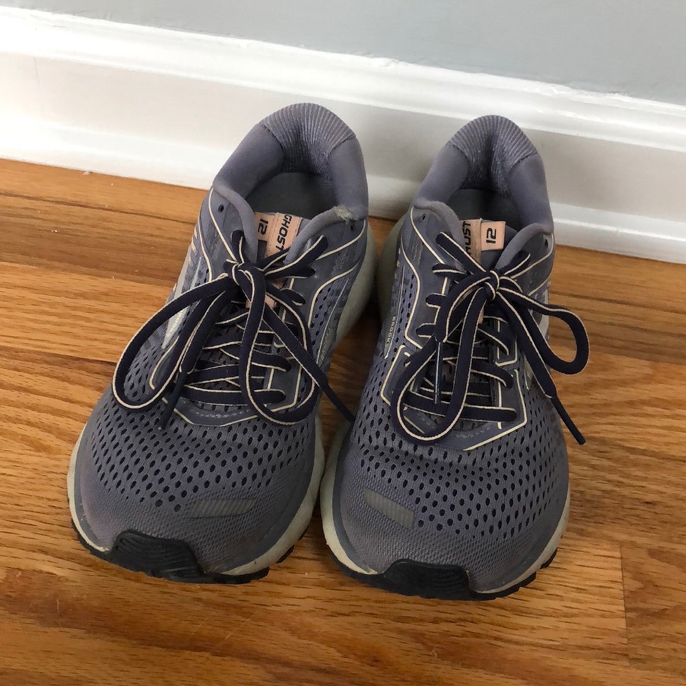 Brooks Ghost 12 women’s sneakers. Size 6.5